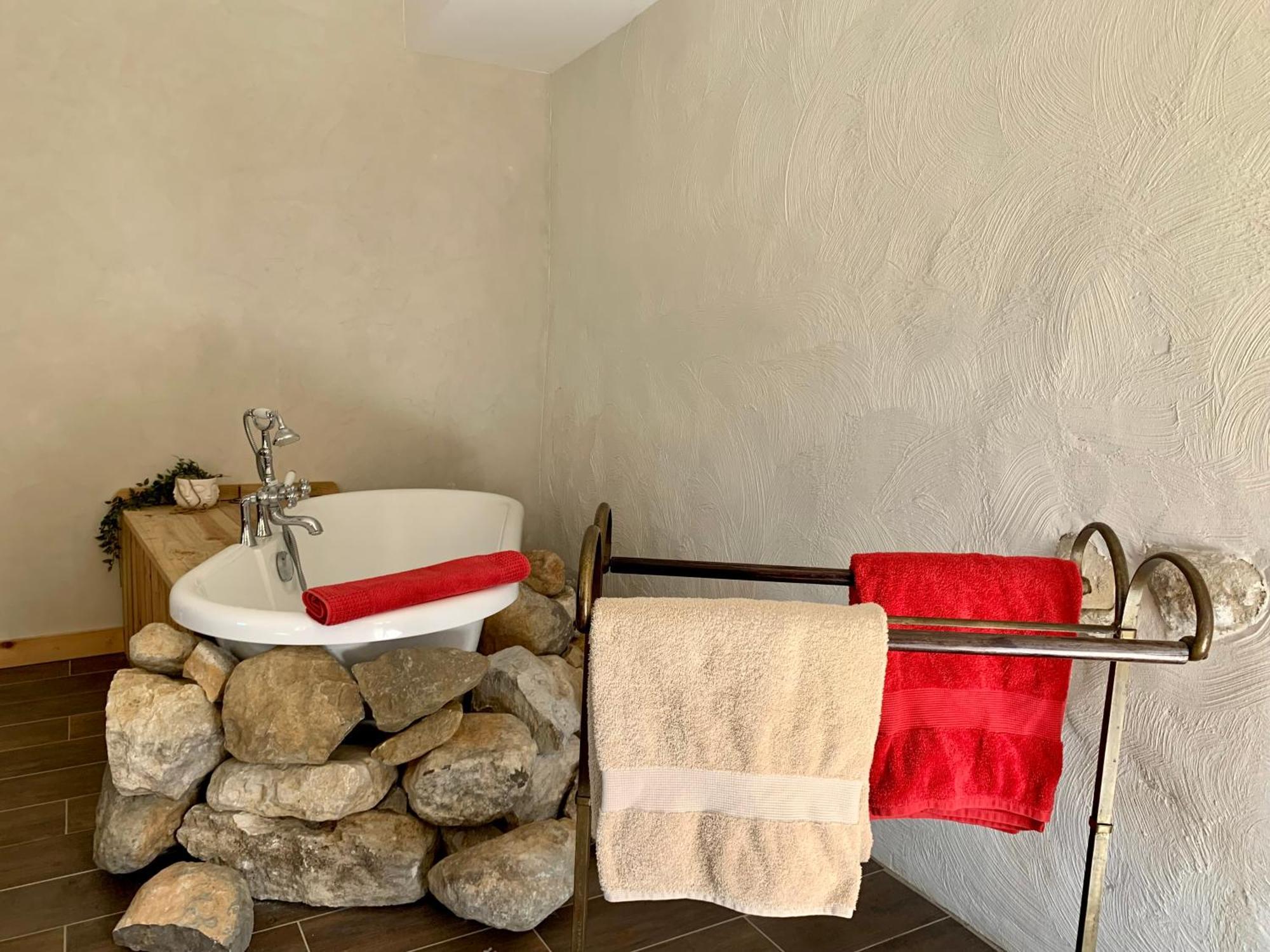 Mas Des Terres Rouges Βίλα Vezenobres Εξωτερικό φωτογραφία